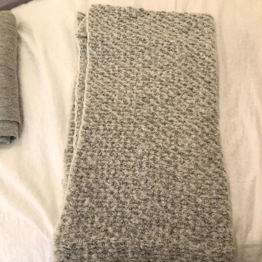Large infinity scarf